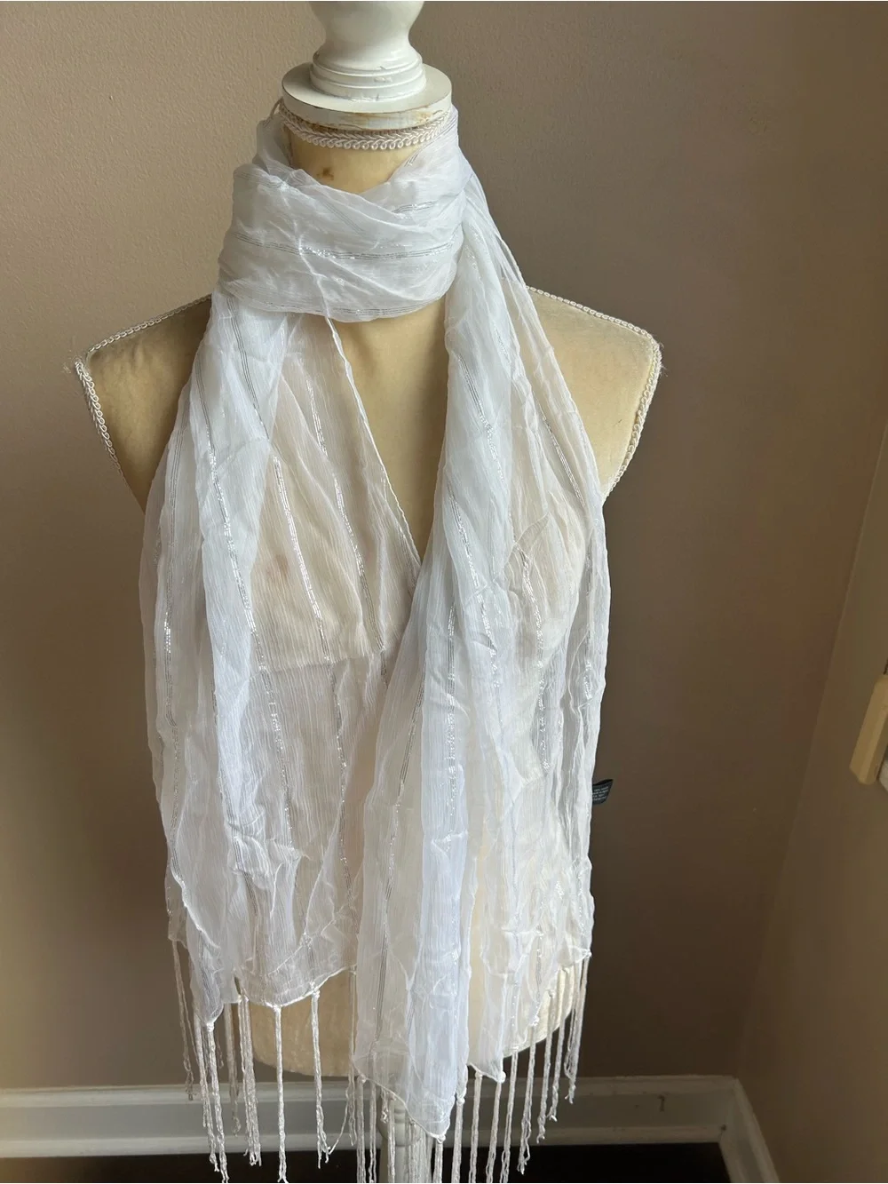 New Womens White And Silver Lurex Scarf Fringed 5000-3102